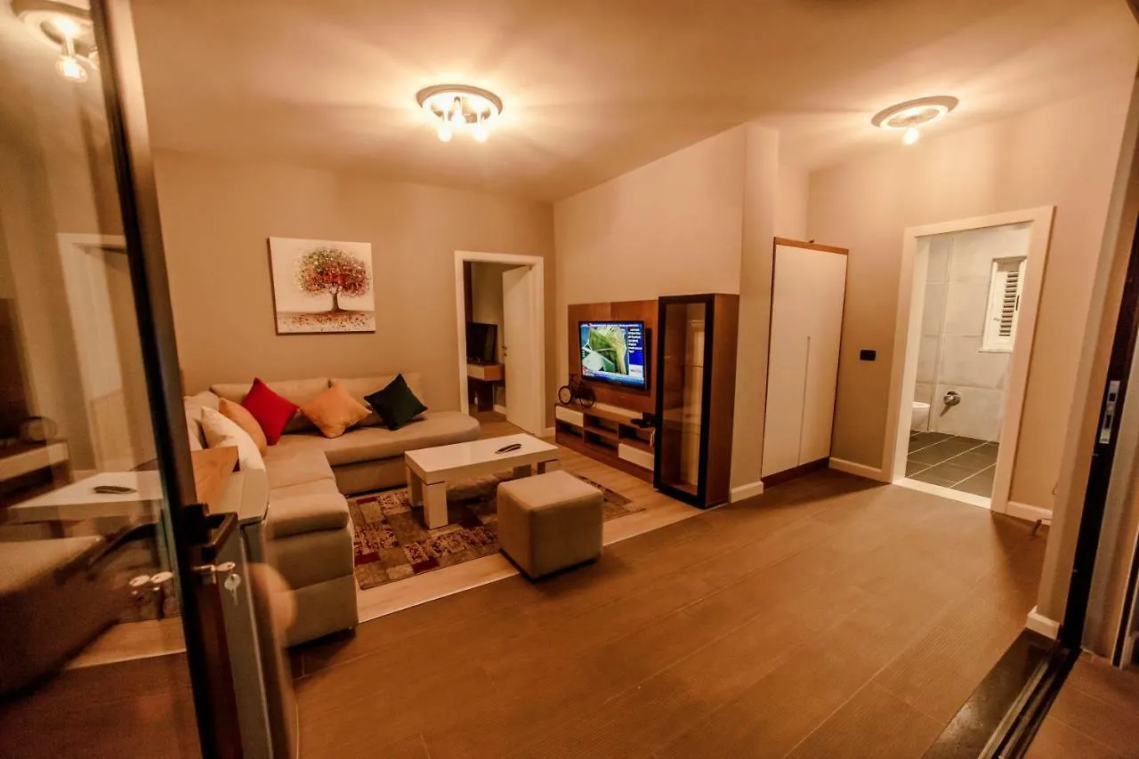 Divino Penthouse Hotel Durrës 0*,